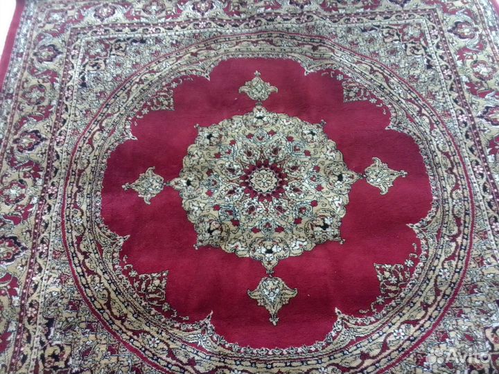 Ковер шерстяной