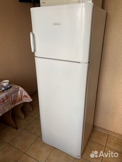 Холодильник electrolux