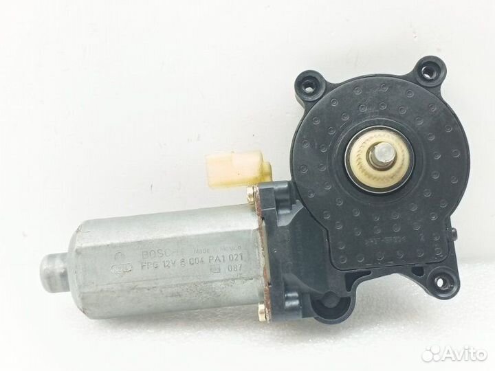 Моторчик стеклоподъемника передний правый Bmw X5