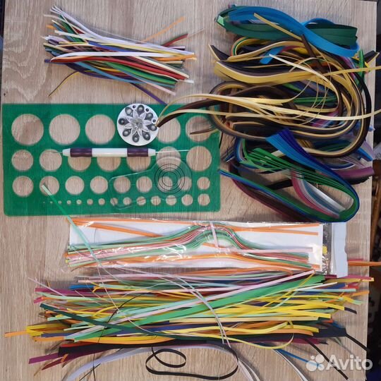 Бумага для квиллинга и инструмент