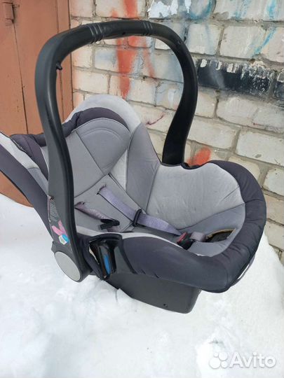 Детское кресло в машину