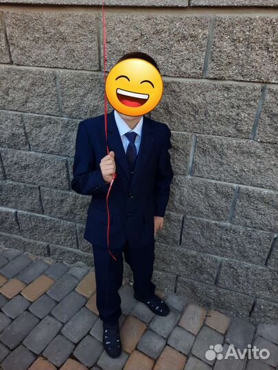 Костюм тройка на мальчика 122
