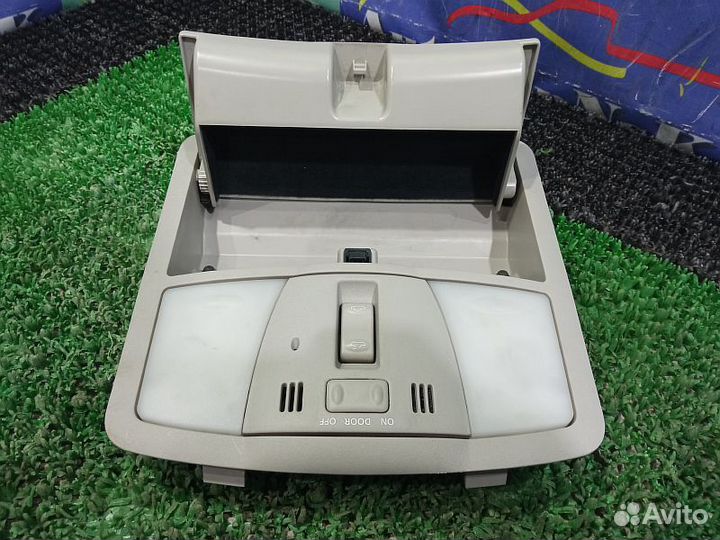 Плафон освещения Nissan Patrol