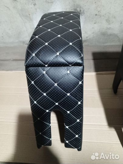 Подлокотник