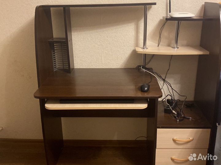 Компьютерный стол
