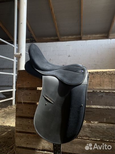 Выездковое седло Daslo