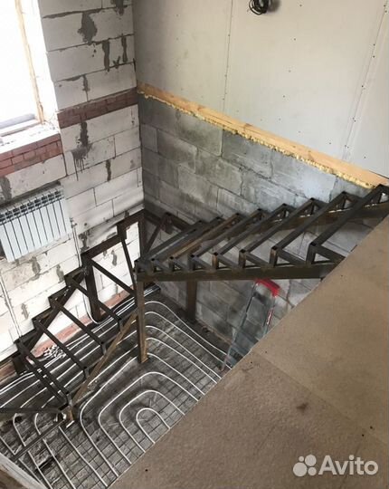 Лестница металлокаркас