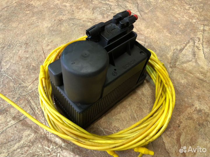 Компрессор центрального замка Bosch W124