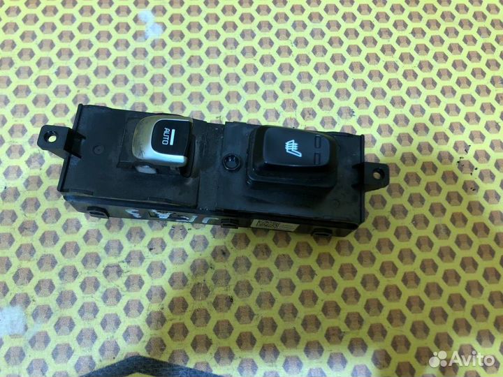 Кнопка стеклоподъемника Kia Optima JF G4KJ 2016