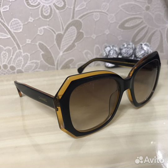 Солнцезащитные очки chanel