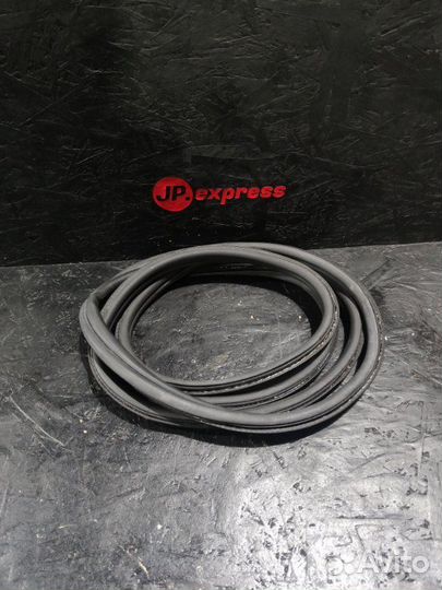 Уплотнитель крышки багажника Bmw 5 E61 N52B25 2007