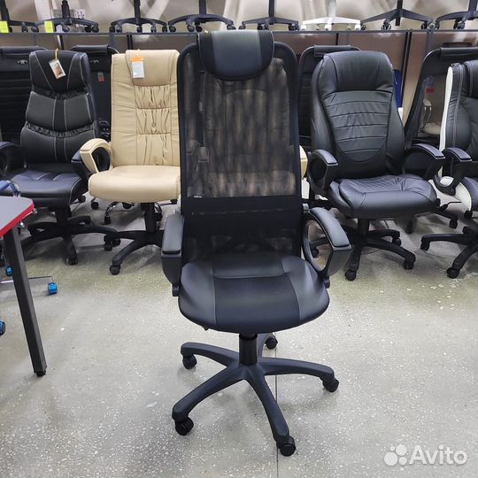 Компьютерное кресло офисное