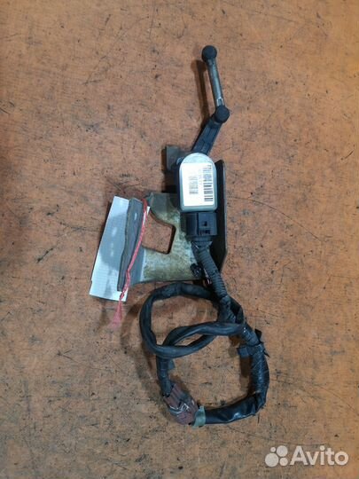 Датчик наклона фар Nissan Stagea M35 (Заднее)