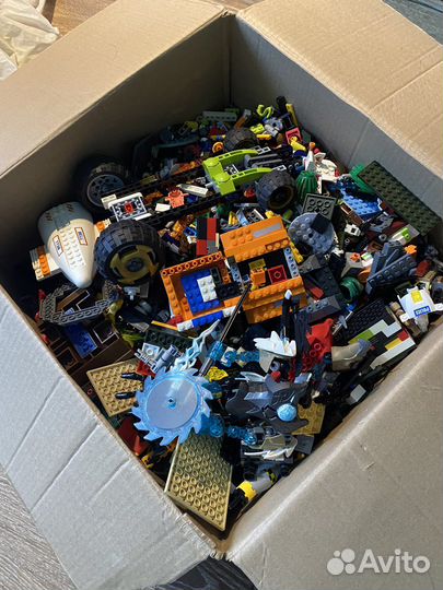 Lego россыпью в коробке 7 килограммов