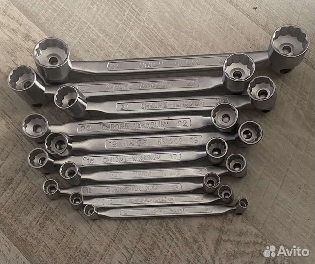 Набор ключи торцевых карданный и головки