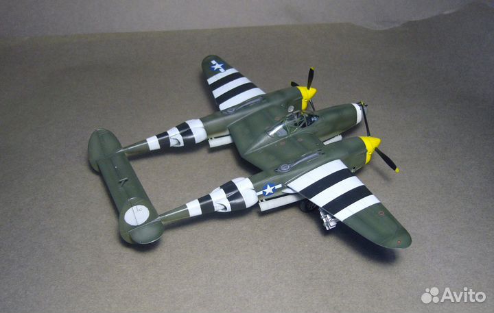 Модель самолета P38 lightning