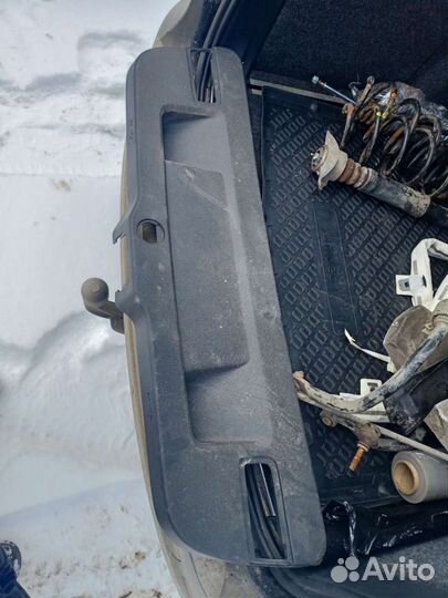 Jetta 6 накладка крышки багажника