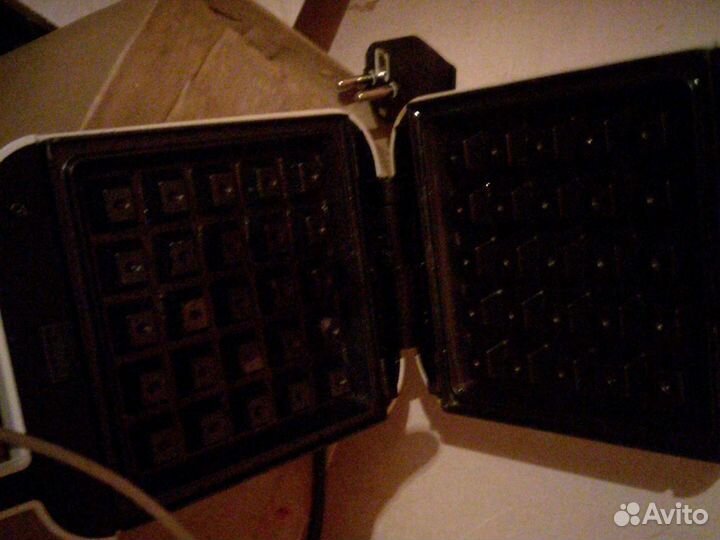 Электрическая вафельница Dexp WM 30