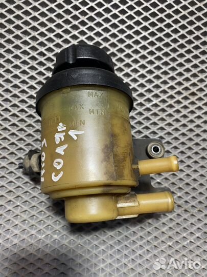 Бачок гур kia rio 3/Hyundai Solaris