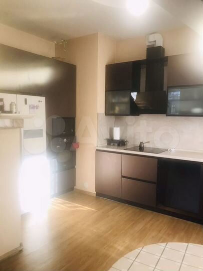 Дом 193 м² на участке 8 сот.