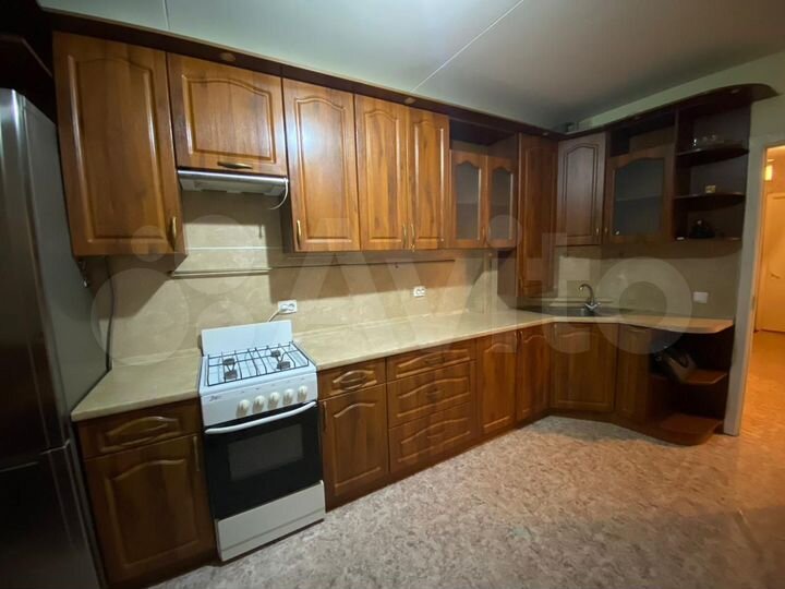 2-к. квартира, 65 м², 6/10 эт.