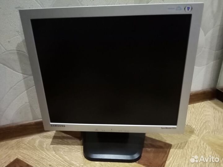Монитор Samsung