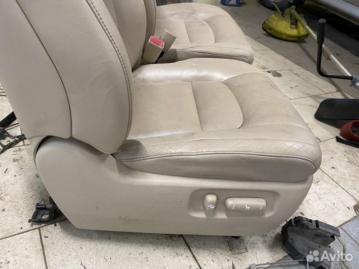 Комплект сидений Toyota Land Cruiser 200