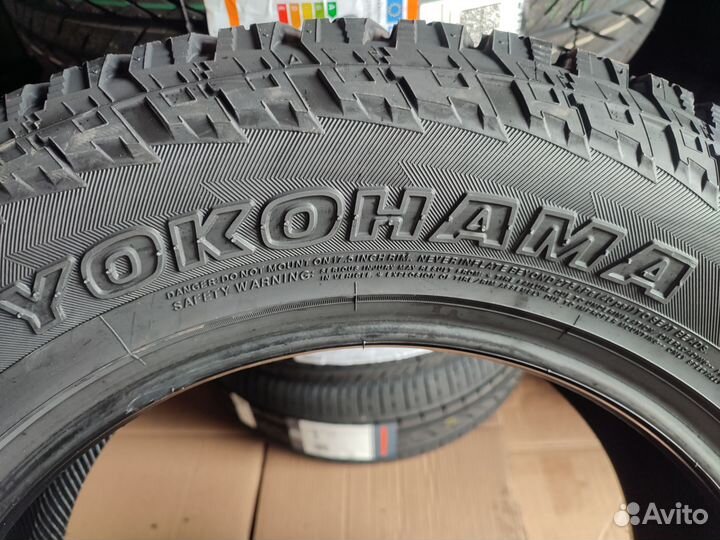 Yokohama Geolandar A/T G015 235/65 R17