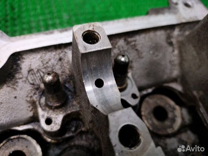 Головка блока цилиндров правая Dodge Intrepid 2