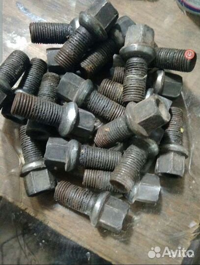 Болты колесные