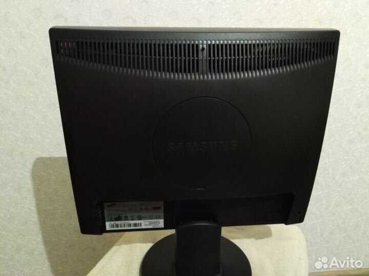 Монитор samsung 743N