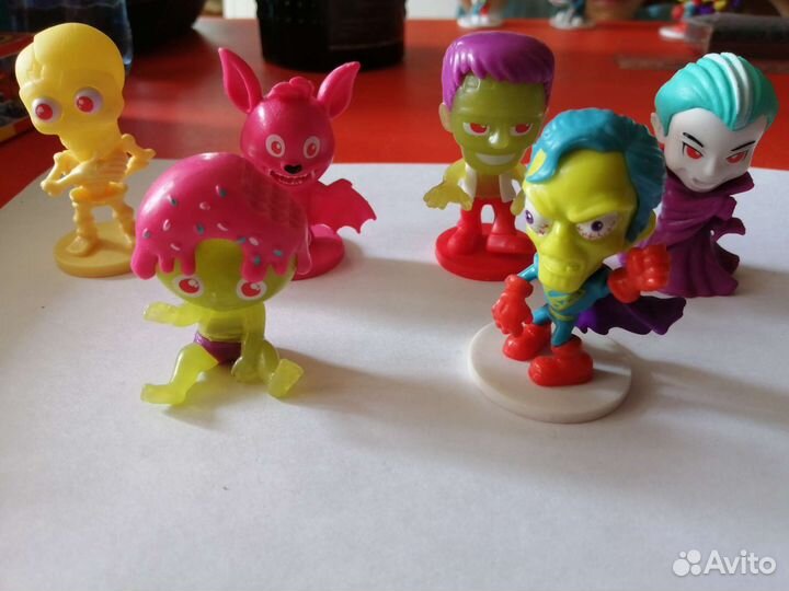 Зомбики из свит бокса фигурки