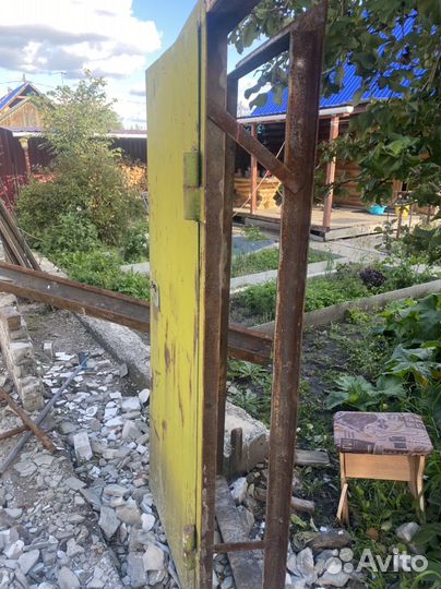 Дверь металлическая для гаража