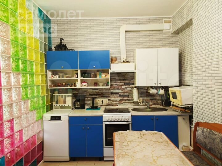 2-к. квартира, 56,5 м², 1/3 эт.