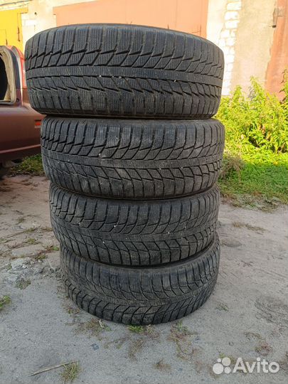 Triangle Snowlink TWT02 215/50 R17 95