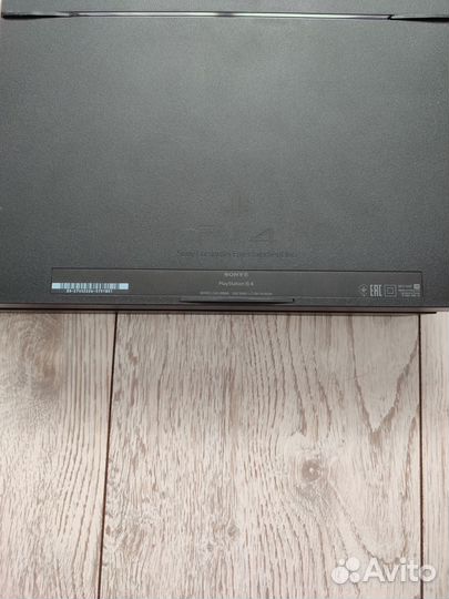 Приставка Sony PS4