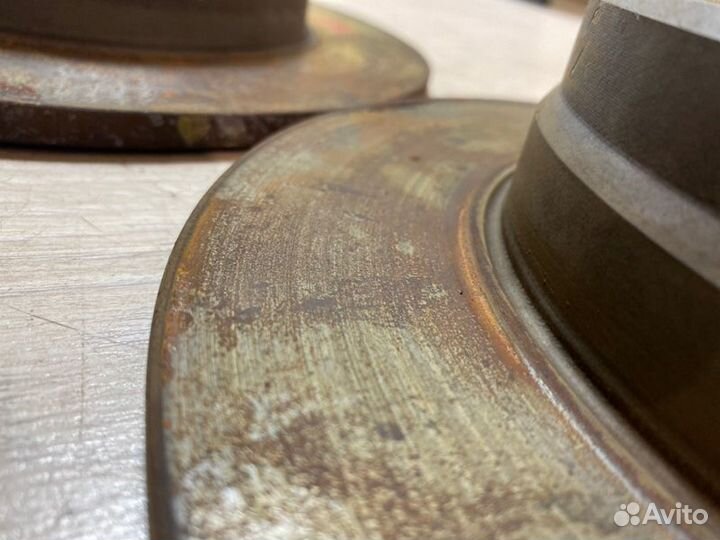 Диск тормозной задний Mercedes Benz C180 W203