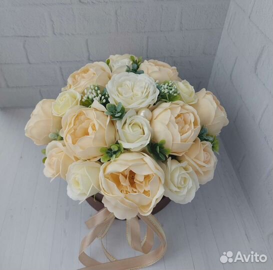 Мыльные розы в шляпной коробке