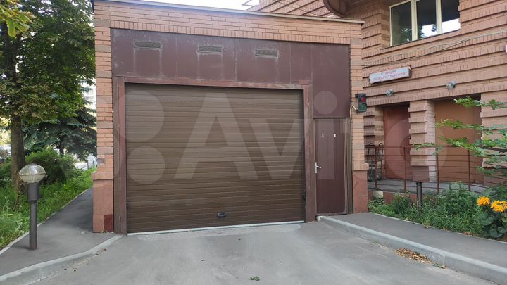 Машиноместо, 10 м²