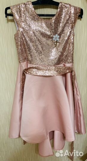 Праздничное платье новое 122