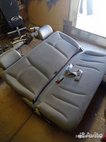 Сиденья третий ряд dodge caravan4