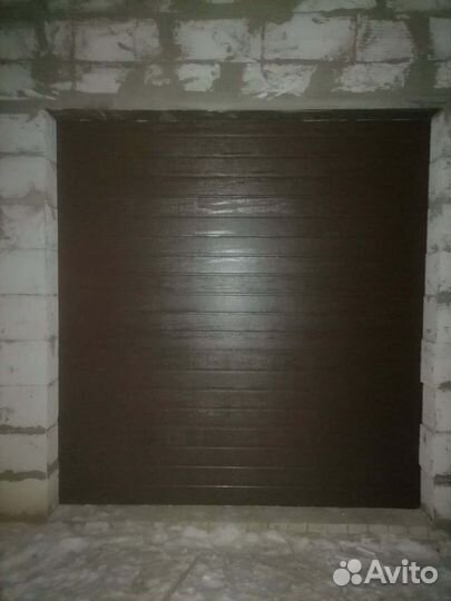 Секционные ворота