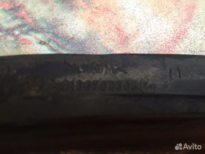 Молдинг стекла задний левый Mercedes-Benz E-Class