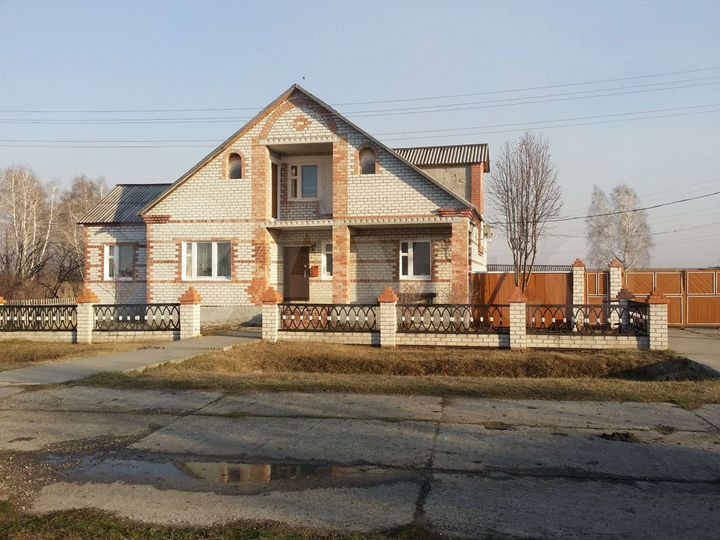 Дом 241,3 м² на участке 45,8 сот.