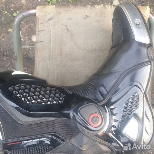 Мужские мотоботы Dainese 42 р