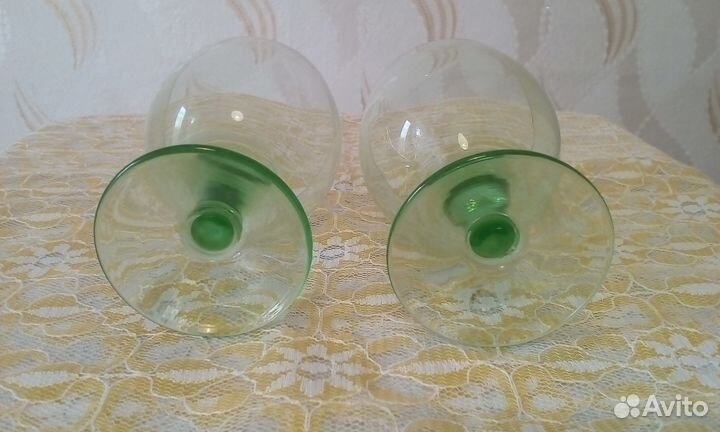 Рюмки и селёдочница из зелёного стекла СССР