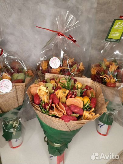 Мужские съедобные букеты бюджет до 1600