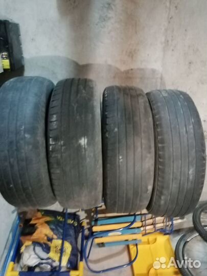 Dunlop Grandtrek AT3 215/65 R16