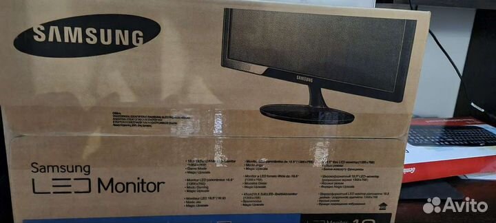 Монитор Samsung