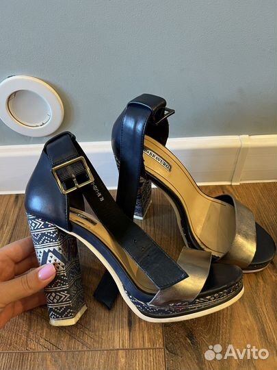 Босоножки женские